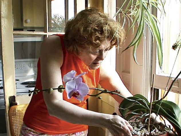 Photographs courtesy of <i>Indelible Lalita</i>/Julie Mallozzi Filmmaker Julie Mallozzi intercut scenes of Lalita Bharvani at home, tending to her garden or doing yoga, with startling images of x-rays and medical tests, including an echocardiogram. One poignant scene shows Bharvani visiting her elderly mother in India.