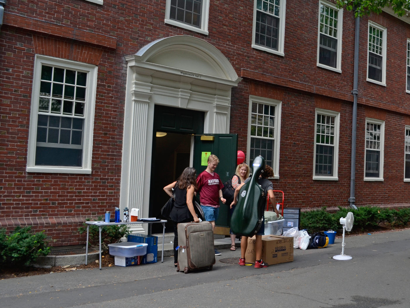 Movein Day for Harvard firstyears, from a sophomore adviser's
