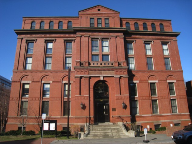 Photo of the entrance to the Peabody Museum