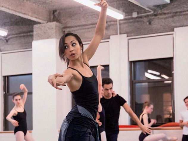 Portrait of Claudia Schreier in rehearsal