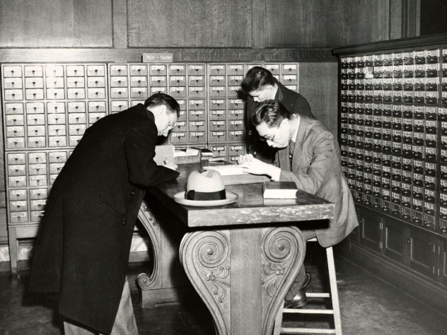 Photograph courtesy of Harvard University Archives Before HOLLIS, students had to consult row upon row of card catalogs to find a book’s call number.