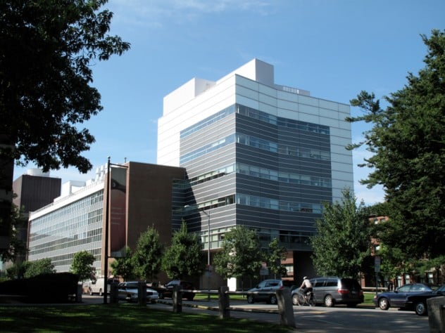 Photograph by Harvard Magazine/JC Laboratory for Integrated Science and Engineering, Cambridge campus, 2007 (<a href="http://harvardmagazine.com/2006/11/in-this-issue.html">Read more about the building construction</a>)