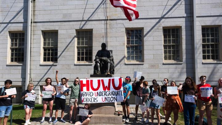 Undergraduate Workers Unionize | Harvard Magazine