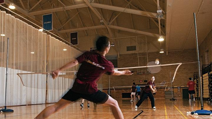 badminton underhand serve