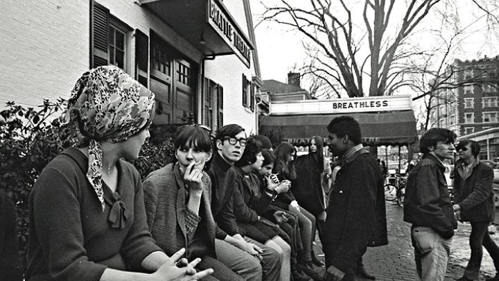 Cruising the Square: Brattle Theatre-goers await <i>Breathless</i> in 1967